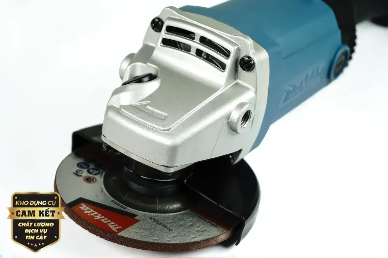 Makita 9015B