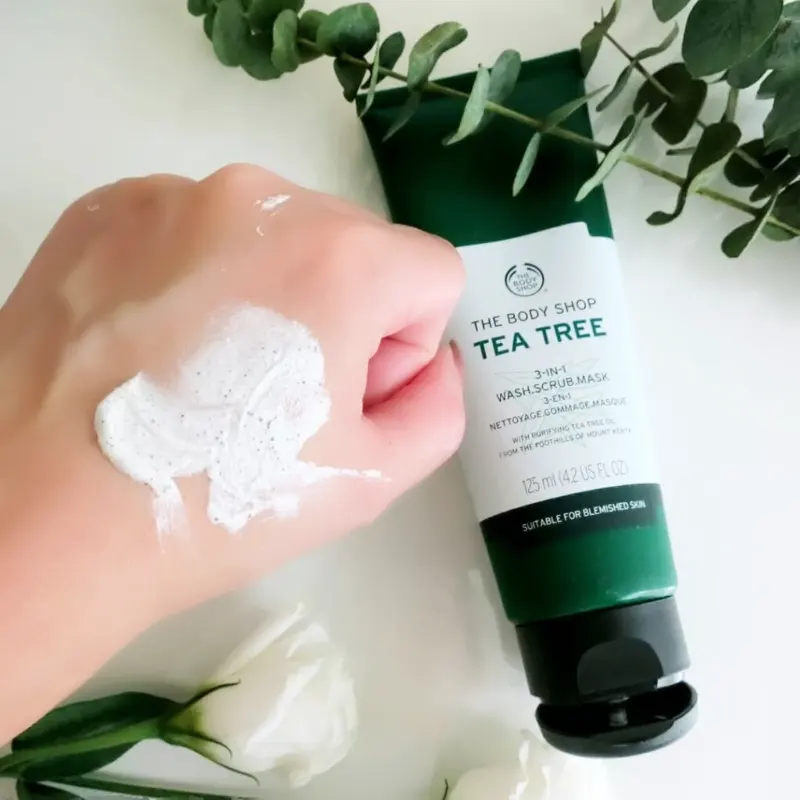 The Body Shop Tea Tree 3-in-1 Scrub