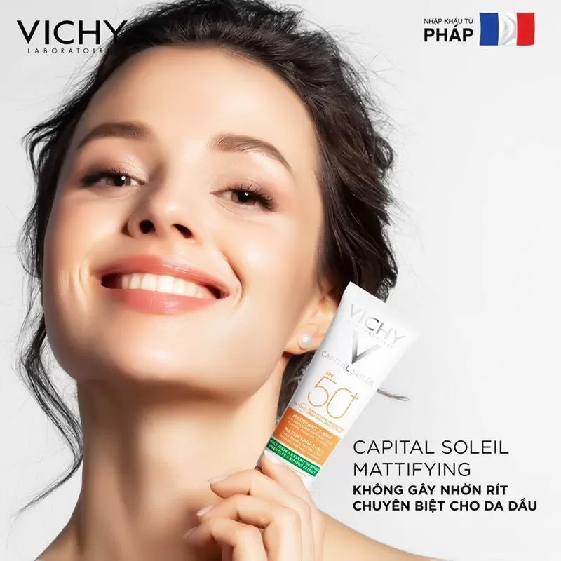 Kem chống nắng Vichy SPF50+ Capital Soleil Mattifying 3-in-1