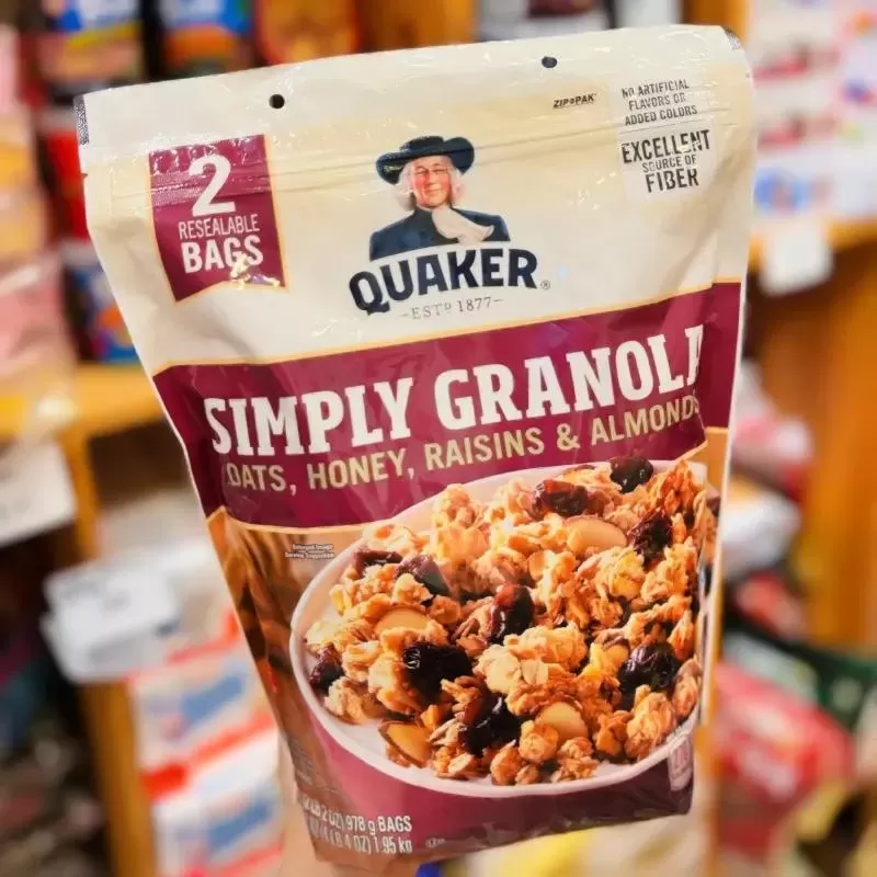 Ngũ cốc ăn sáng Simply Granola Quaker