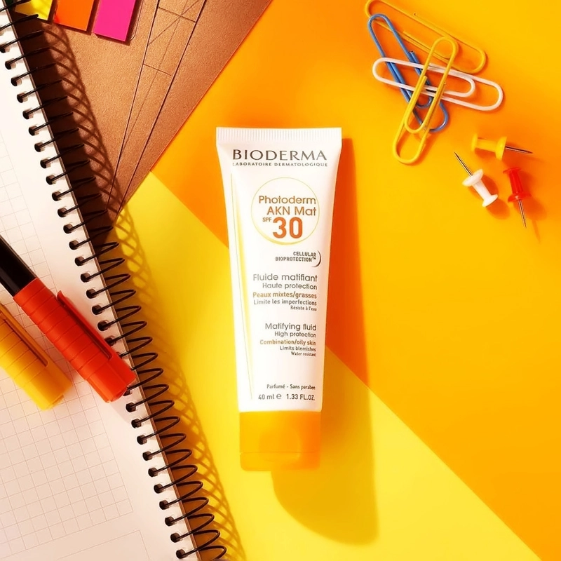 Bioderma Photoderm AKN Mat